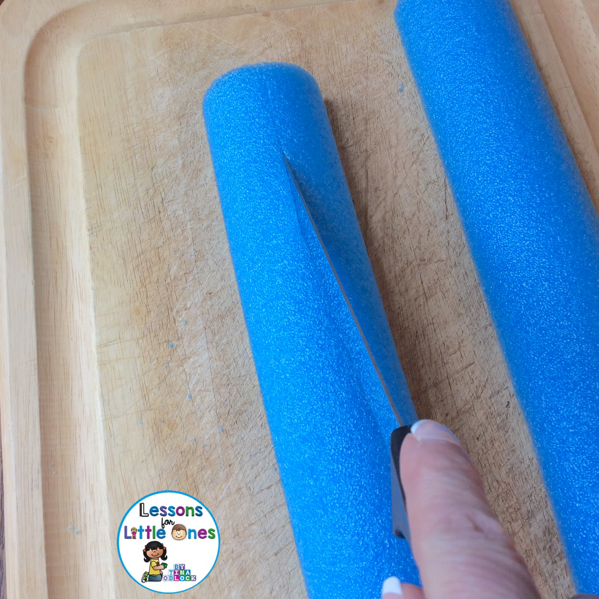 how to make a card holder from a pool noodle